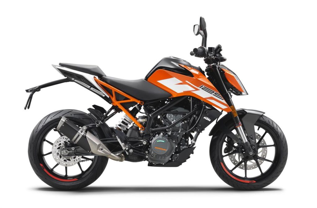 ktm-125-duke-my2017_90-right